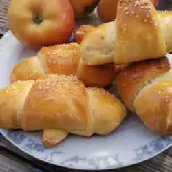 Ябълкови кифлички за деца