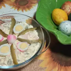Салата с краставици и яйца