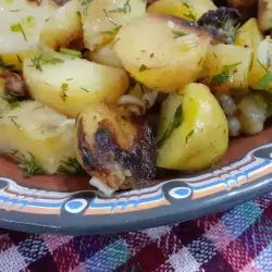 Ранни картофи в тенджера под налягане