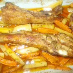 Свинско с картофи и моркови
