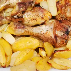 Пиле с картофи и сос от зеленчуци