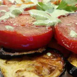 Цветна доматена салата с майонезен сос