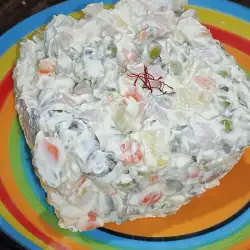 Руска салата с шафран и пчелен прашец