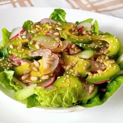 Веган салата с авокадо