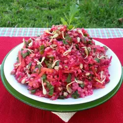 Витаминозна салата с булгур и слънчогледови кълнове