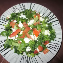 Зеленчукова салата с маруля