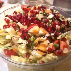 Зеленчукова салата с нар