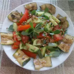 Зеленчукова салата с лук