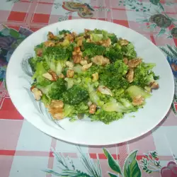 Зеленчукова салата с броколи