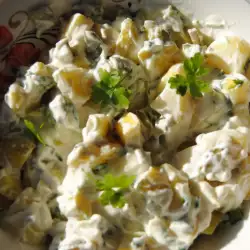 Картофена салата с краставички и майонеза