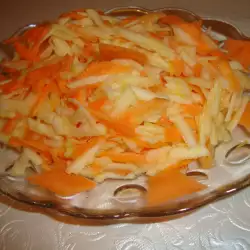 Зеленчукова салата с ябълки