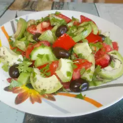 Здравословна салата с маслини