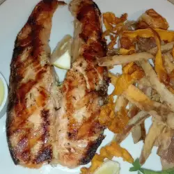 Риба на скара с моркови