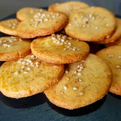 Солени бисквити със сусам и подправки