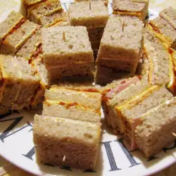 Мини сандвичи хапки с пълнозърнест хляб