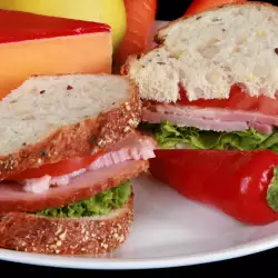 Клуб сандвич с домати