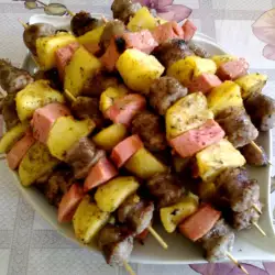 Сготвено със свинско и картофи