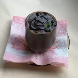 Шоколадов крем с брашно от рожков