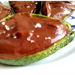 Безглутенов десерт с авокадо