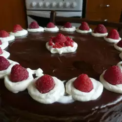Шоколадова торта с ягоди и яйца