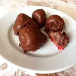 Шоколадови ягоди с фъстъчено масло
