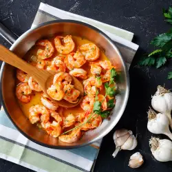 Скариди в чесново масло