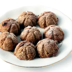 Домашни сладки с брашно от елда и стафиди