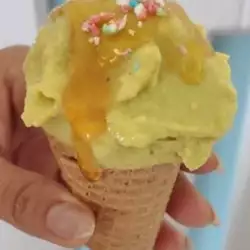 Сладолед с авокадо без захар