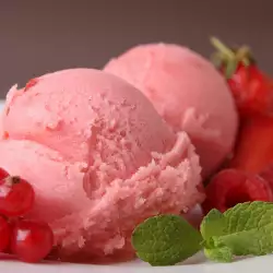 Сметанов сладолед със сладолед