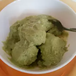 Кето сладолед с авокадо