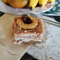 Бисквитена торта с компот