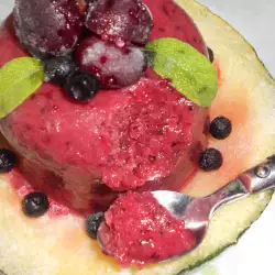 Десерт с череши и боровинки