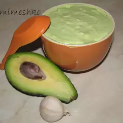 Авокадо със заквасена сметана