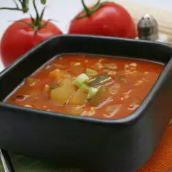 Вегетарианска супа с домати