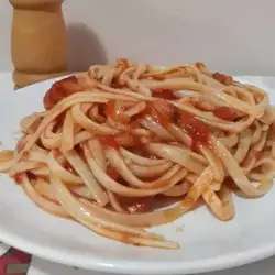 Паста с доматен сос и патладжани