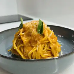 Спагети с доматен сос Маринара