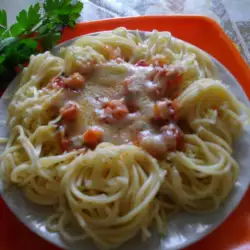 Вегетариански спагети с кашкавал