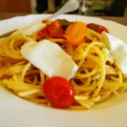 Спагети с чери домати без месо