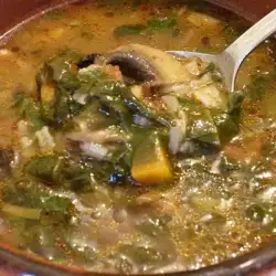Спаначена супа с гъби и ориз