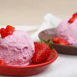 Здравословен сладолед с ягоди