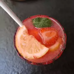 Коктейл Strawberry Colada