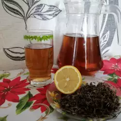Студен чай с лимони