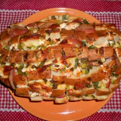 Пълнен хляб със салам