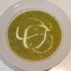 Зеленчукова супа с кисело мляко
