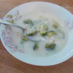 Млечна супа със зеленчуков бульон