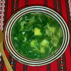 Спаначена супа с коприва и манголд