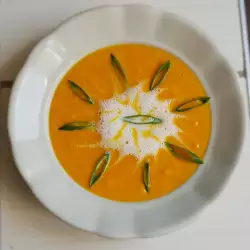 Доматена крем супа  с моркови