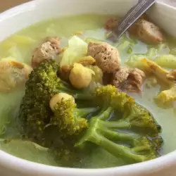 Вкусна супа с пиле и броколи