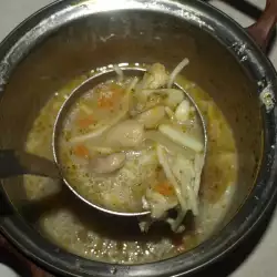 Пилешка супа с картофи и джоджен