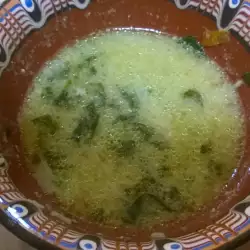 Спаначена супичка със застройка